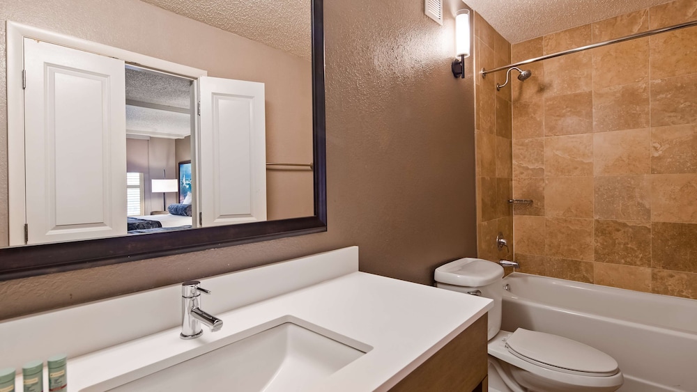 Best Western Savannah Historic District 16/38