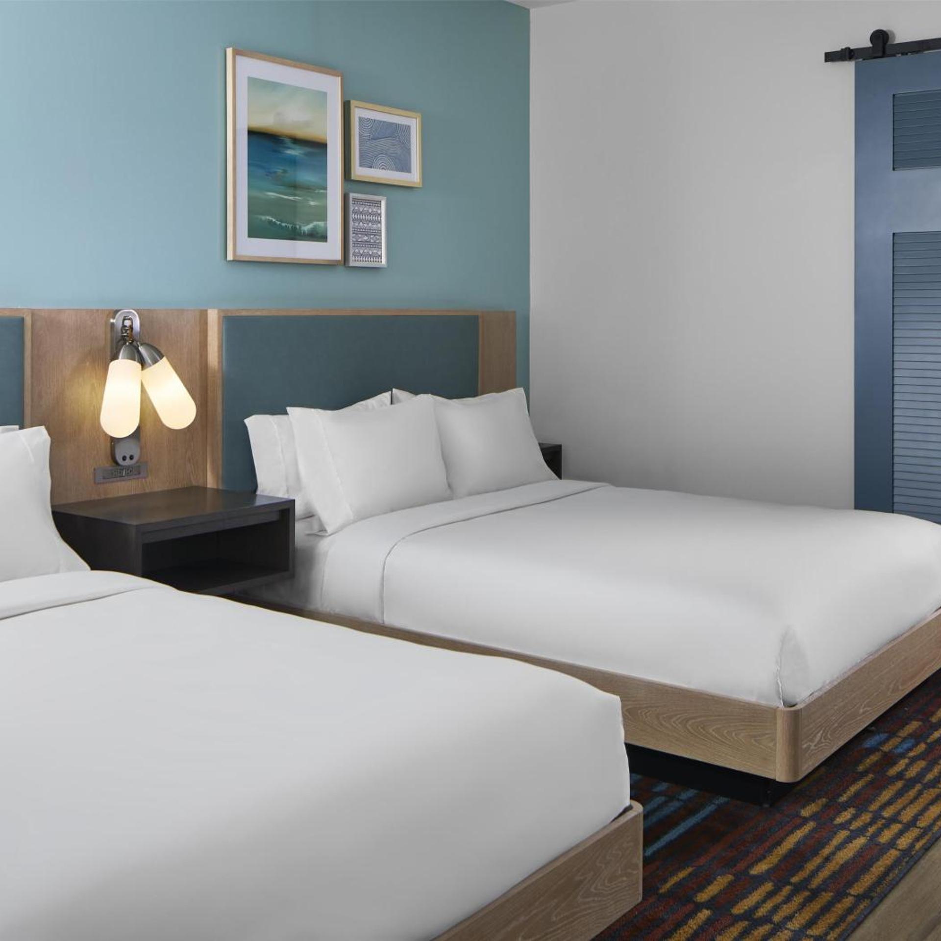 Suite, 2 Queen Beds, Partial Gulf View, Sofa
