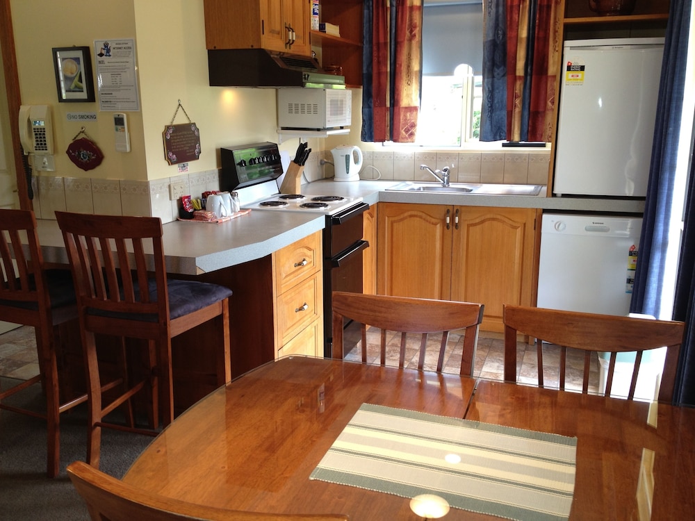 Swansea Cottages & Motel Suites 35/50