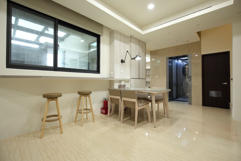 52 travelers home 30/41