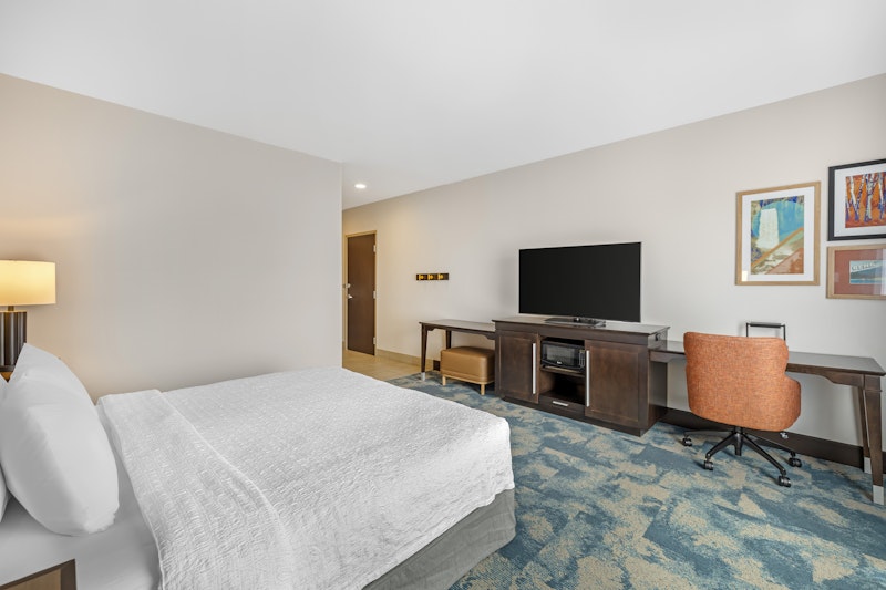 Hampton Inn Suites Bend 17/48