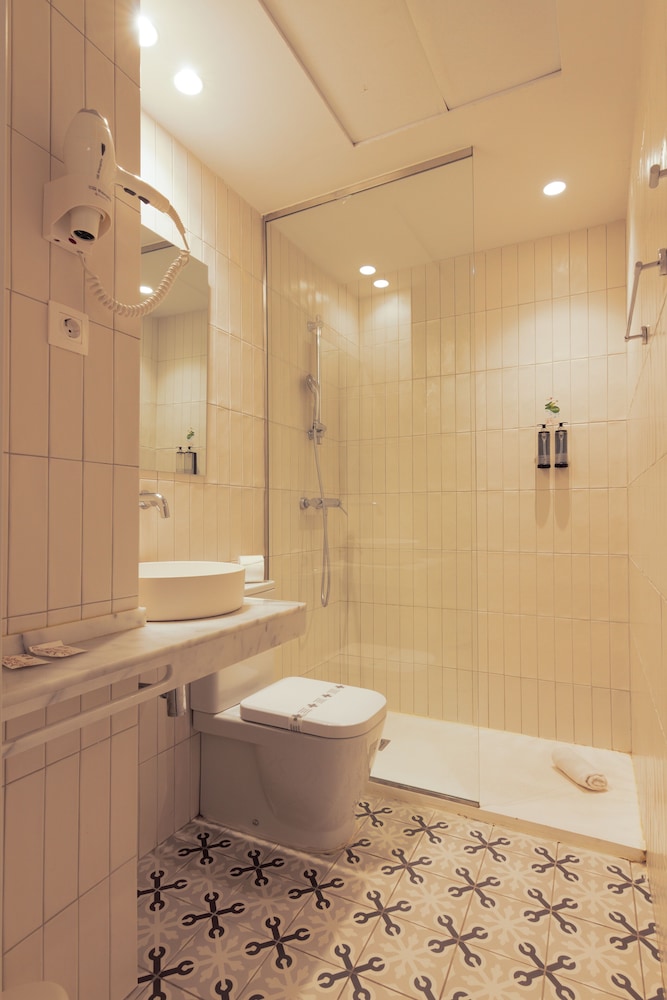 Apartamentos Teatro by Be Alicante 40/43