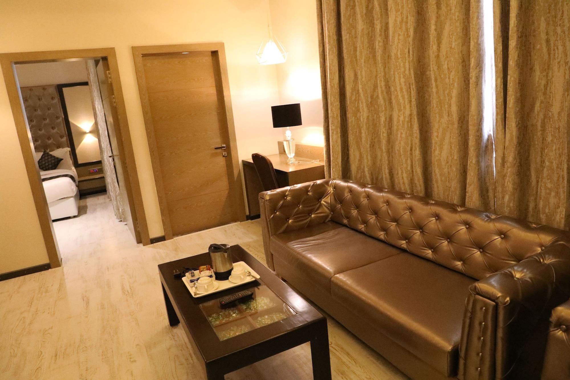 Hotel Imperial Grand 21/24