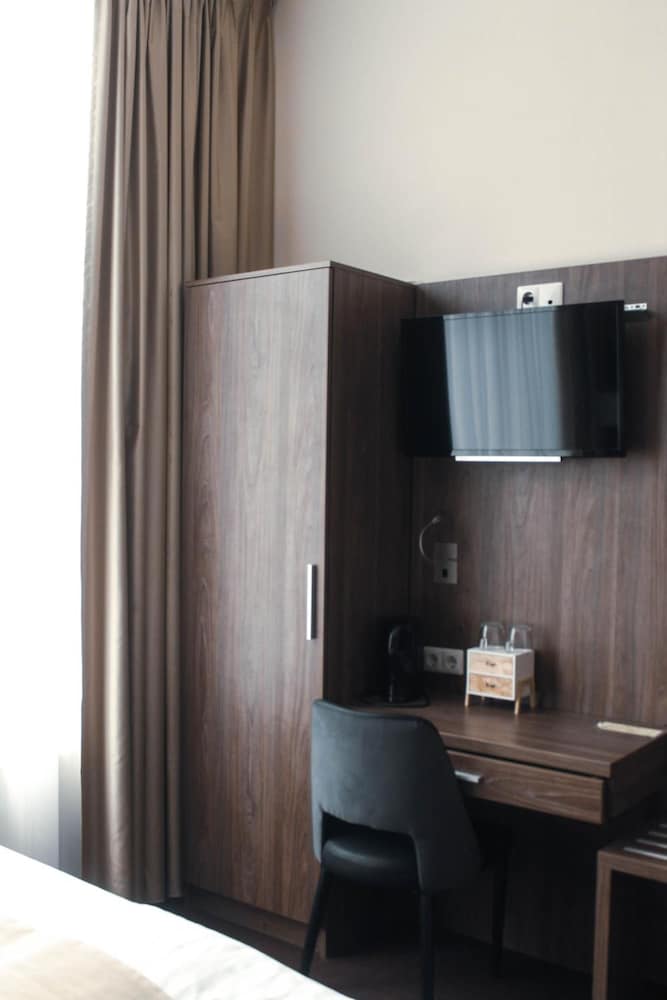 Aadam Wilhelmina 48/61