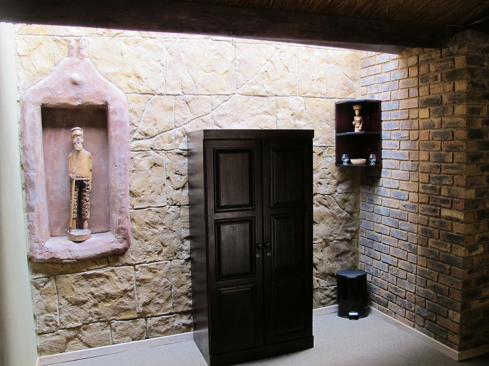 Aero Guest Lodge 39/68