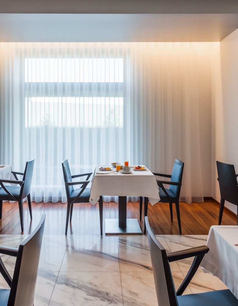 Opohotel Porto Aeroporto 29/48