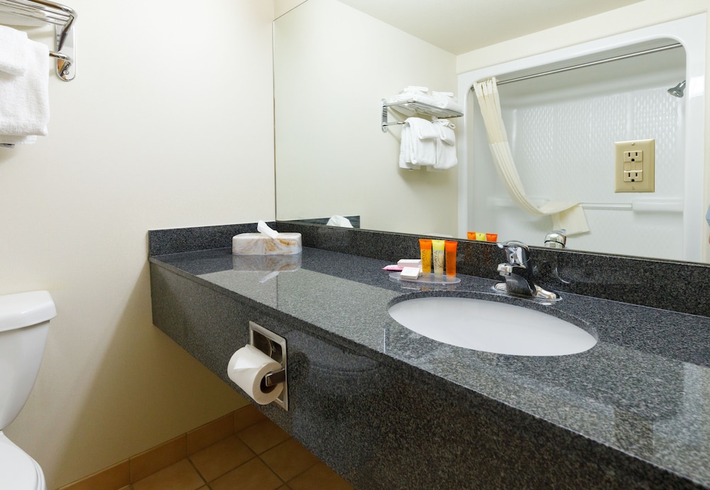 49 Er Inn And Suites 33/68