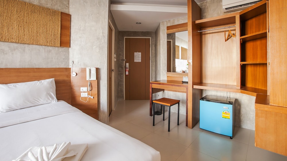 B2 Jomtien Pattaya Boutique Budget Hotel 24/60