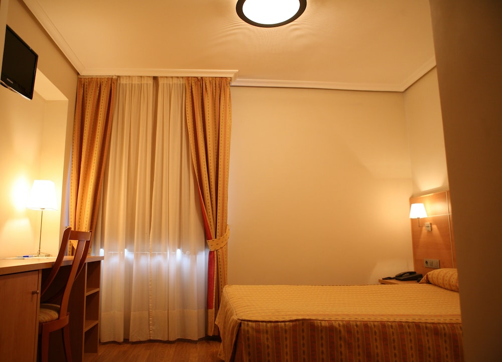 Hotel Las Anclas 26/48