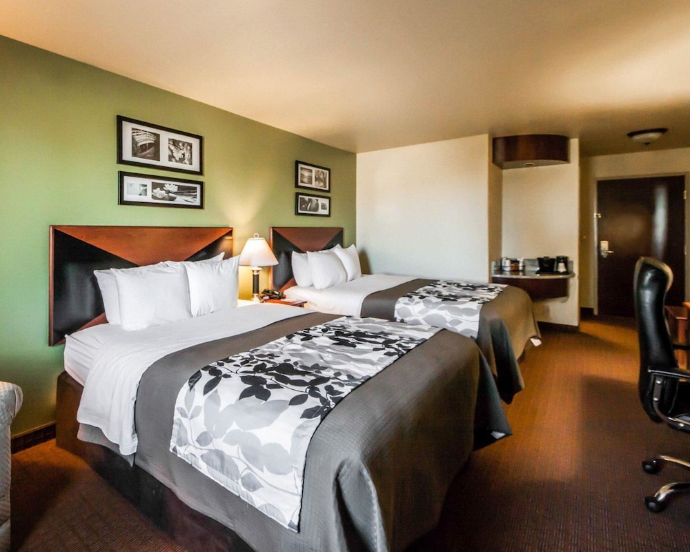 Sleep Inn And Suites Shamrock 15/39