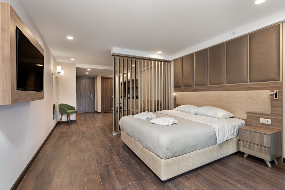 Deluxe, Studio, Queen Bed