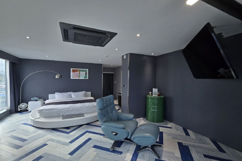 Galaxy Hotel 22/78