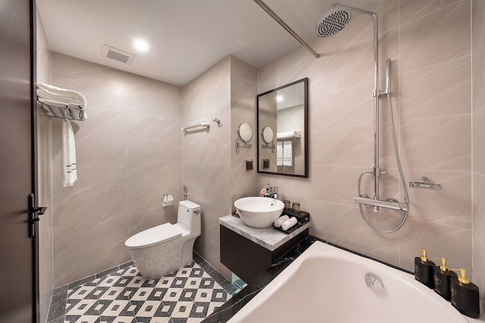 The Haron Hanoi Boutique Hotel 45/47