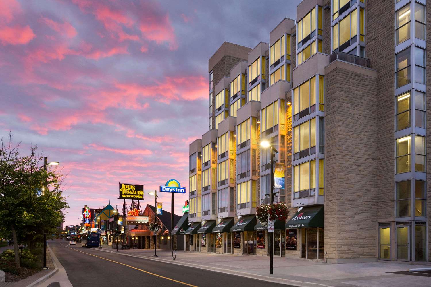 The Falls Hotel and Inn 37/40