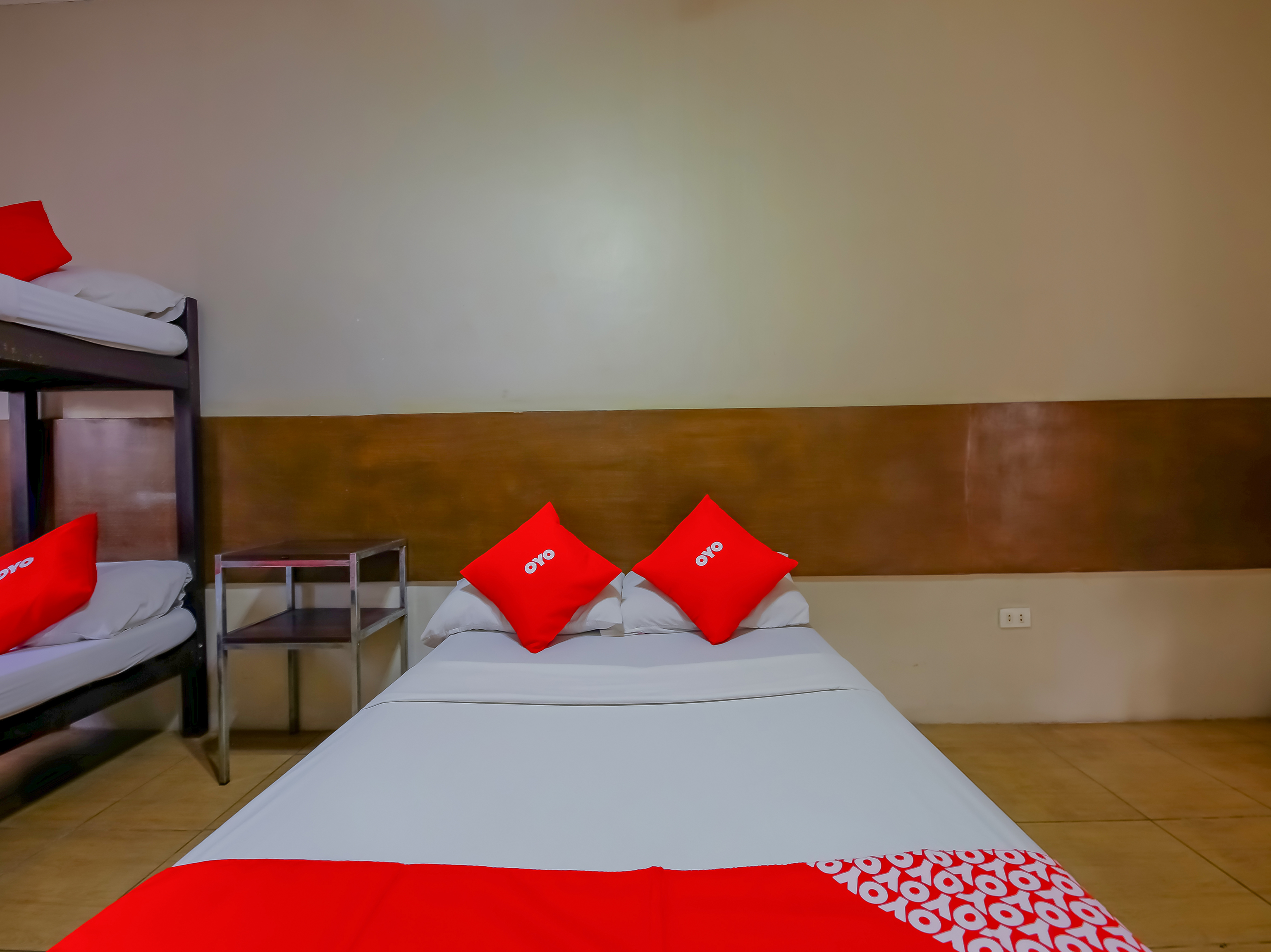 Metro Deluxe Residences 19/50