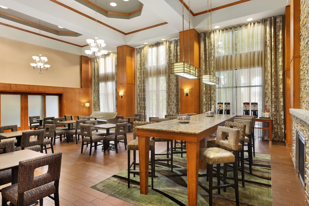Hampton Inn & Suites By Hilton Manchester - Bedford 36/50