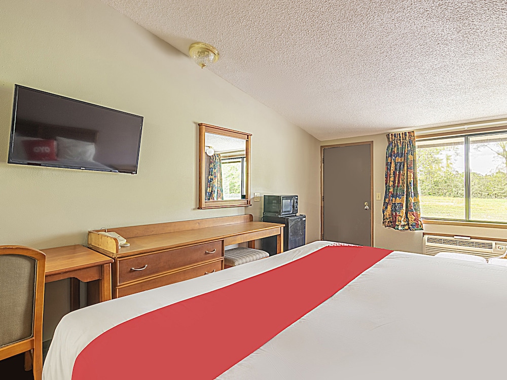 OYO Hotel Daleville AL Hwy 84 44/75