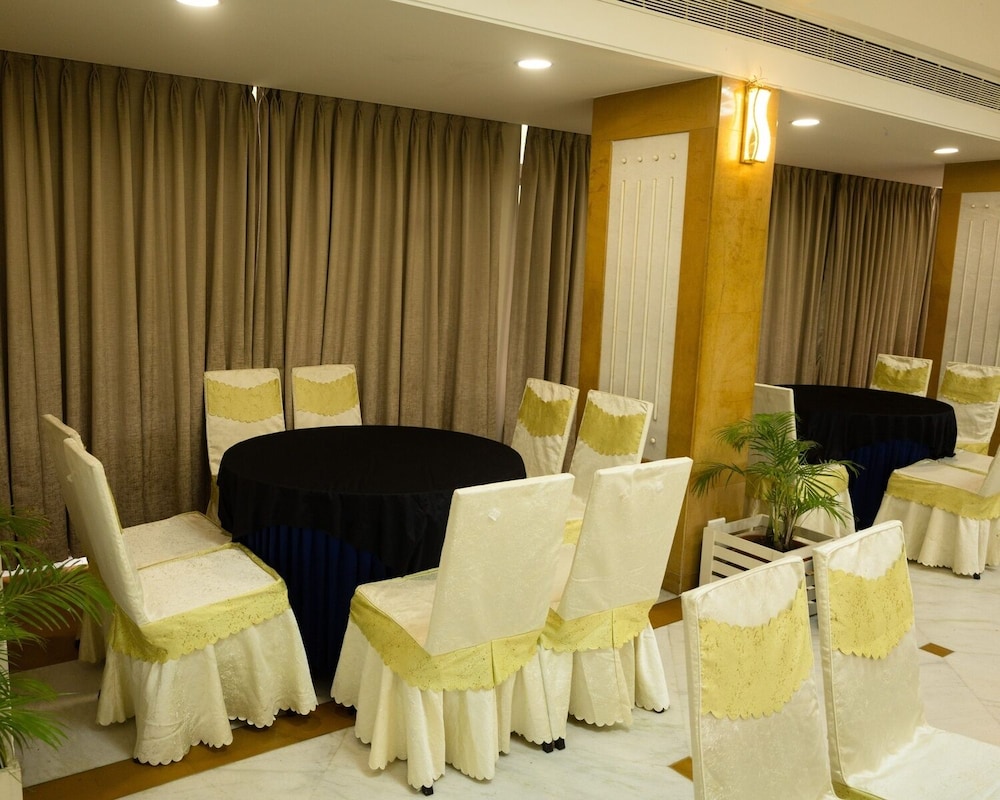Hotel Ambience Excellency 27/45