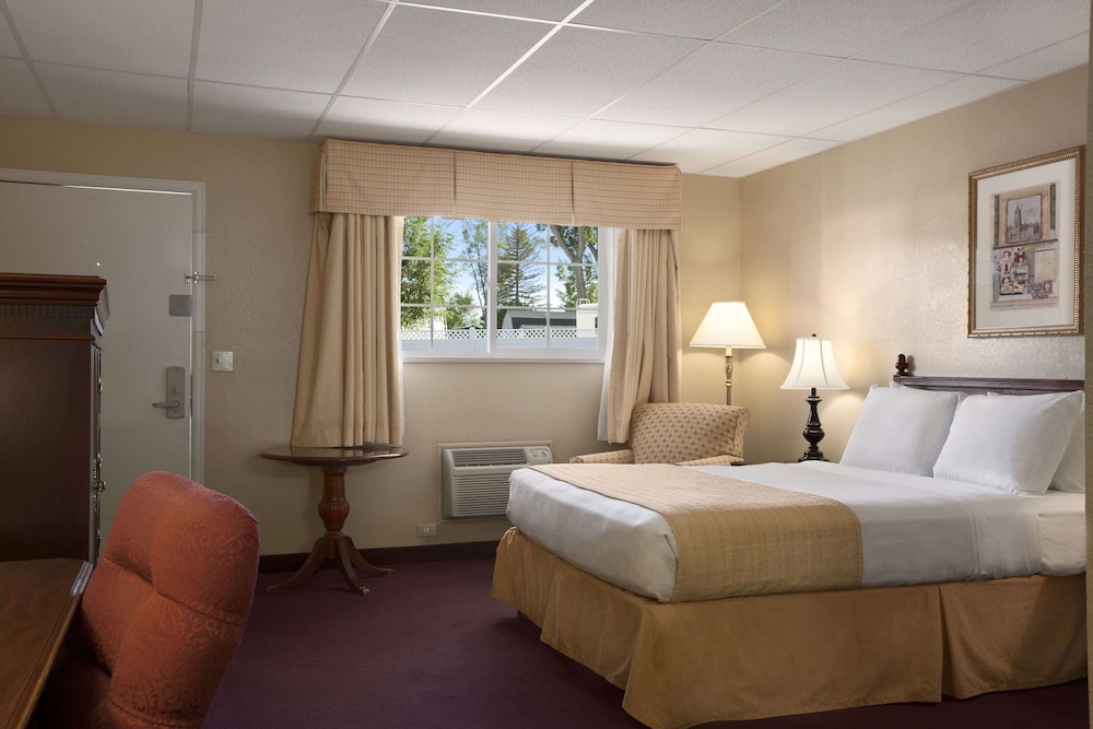 Days Inn by Wyndham Montrose 14/44