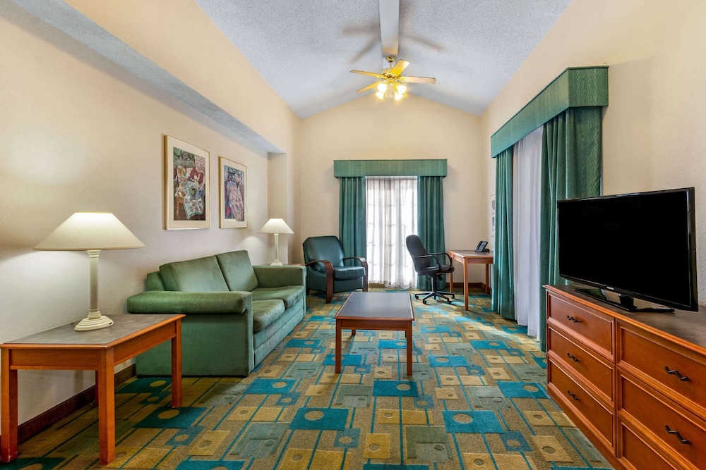 La Quinta Inn by Wyndham Albuquerque Northeast 26/33