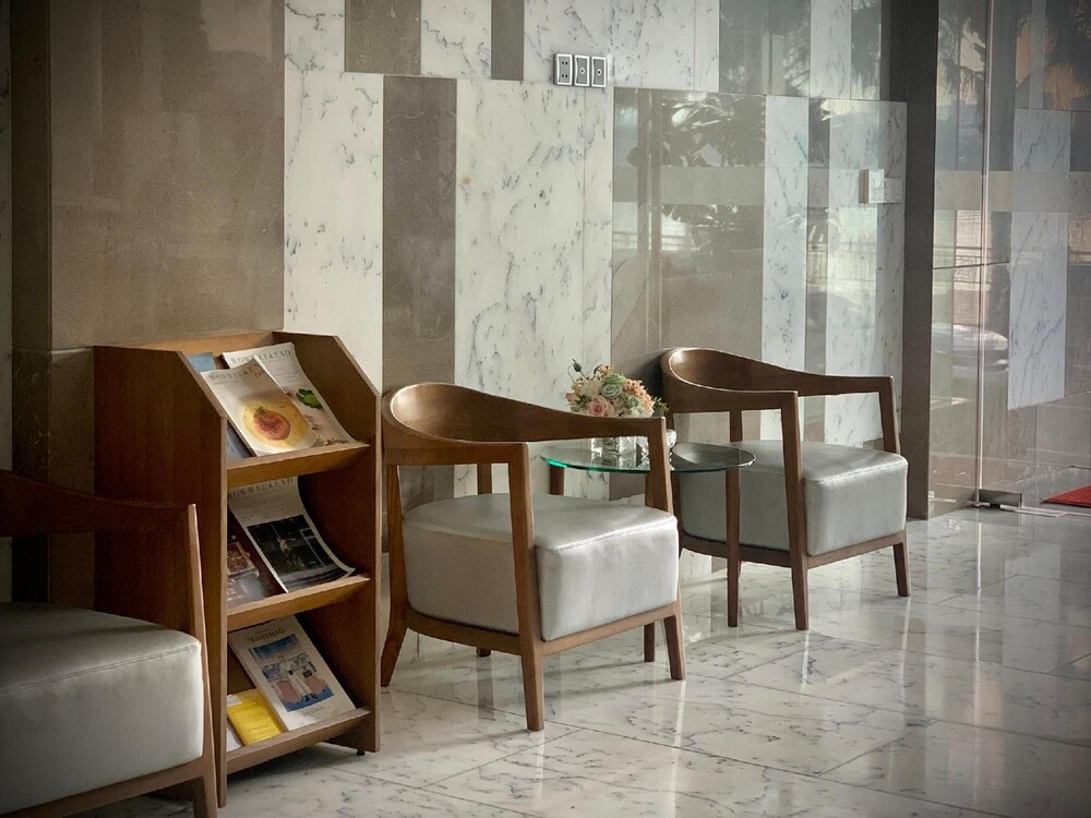 Avora Hotel 35/59