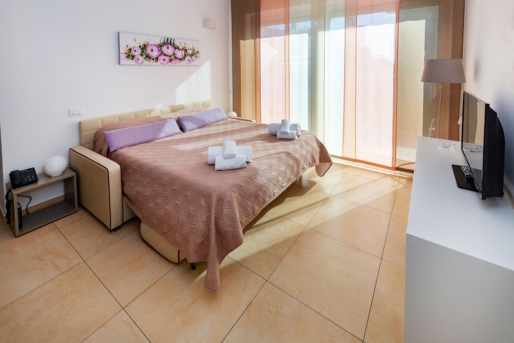 Zeus Residence Hotel 15/50