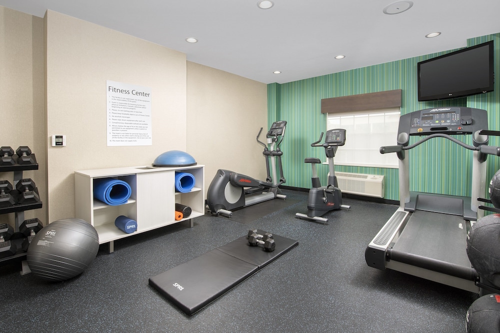 Holiday Inn Express Suites Annapolis 33/49