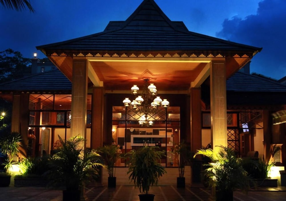 Green Tropical Village Hotel Resort 4/61
