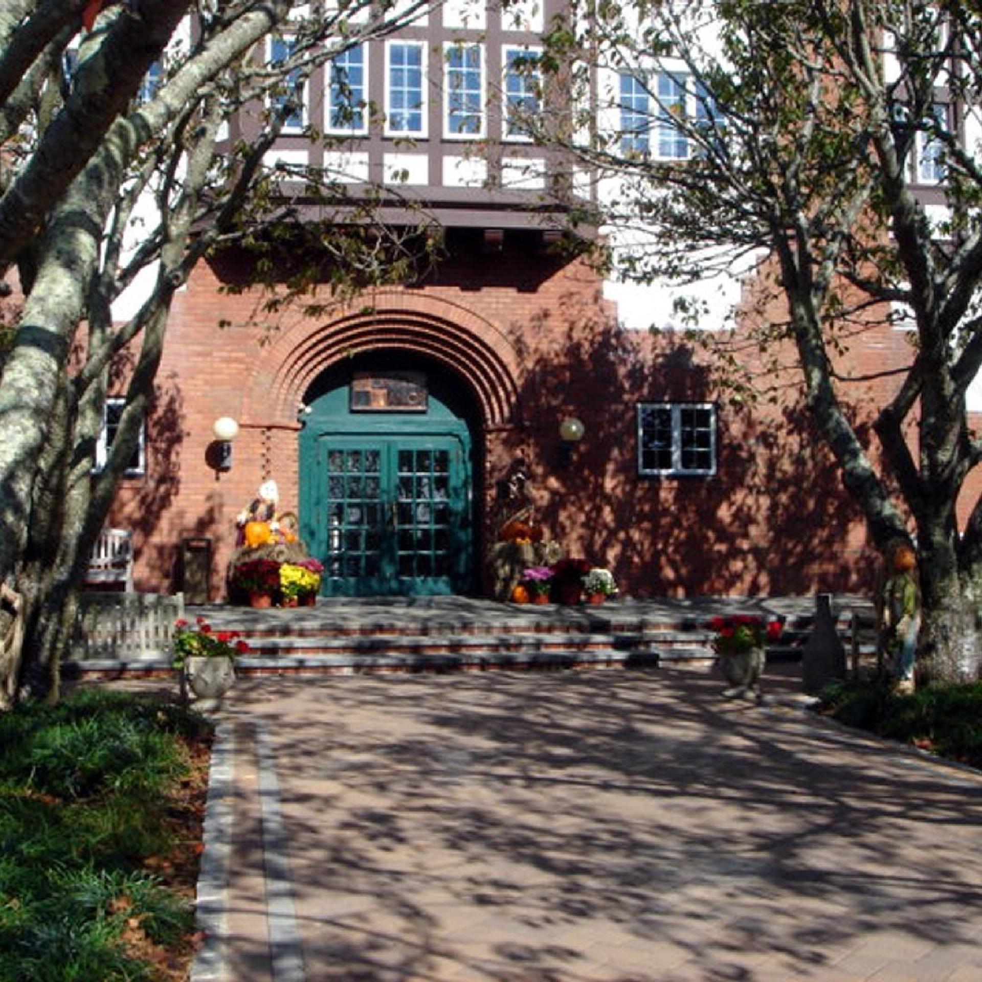 Montauk Manor 1/50