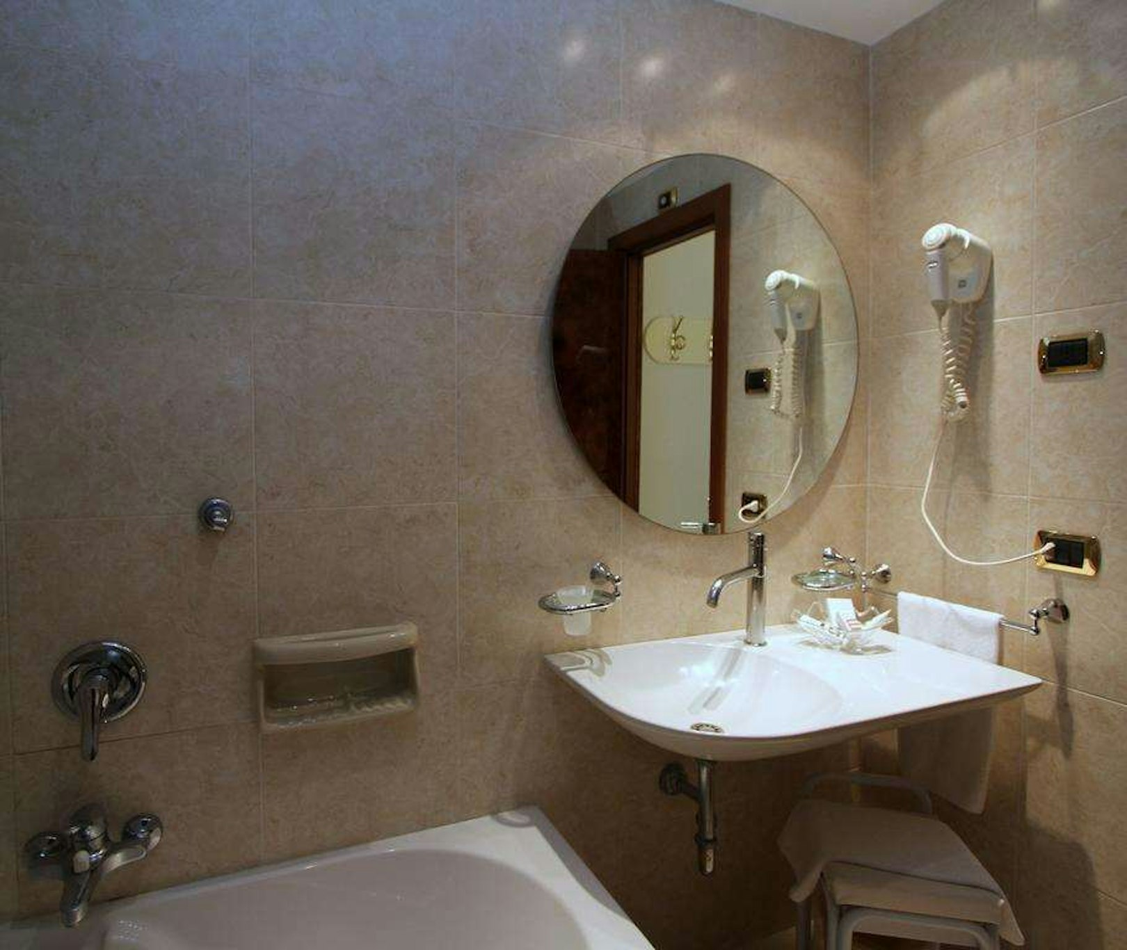 Hotel Cicolella 56/59