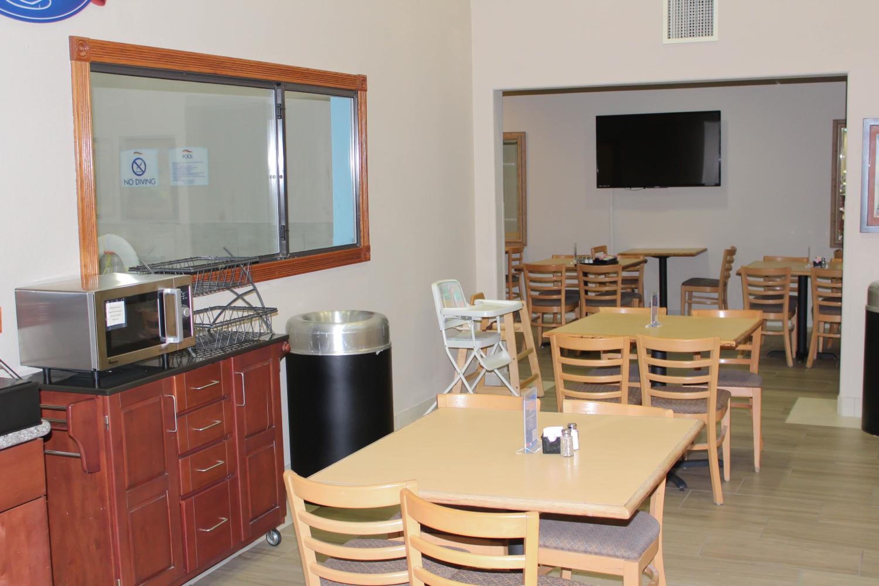restaurant cafeteria