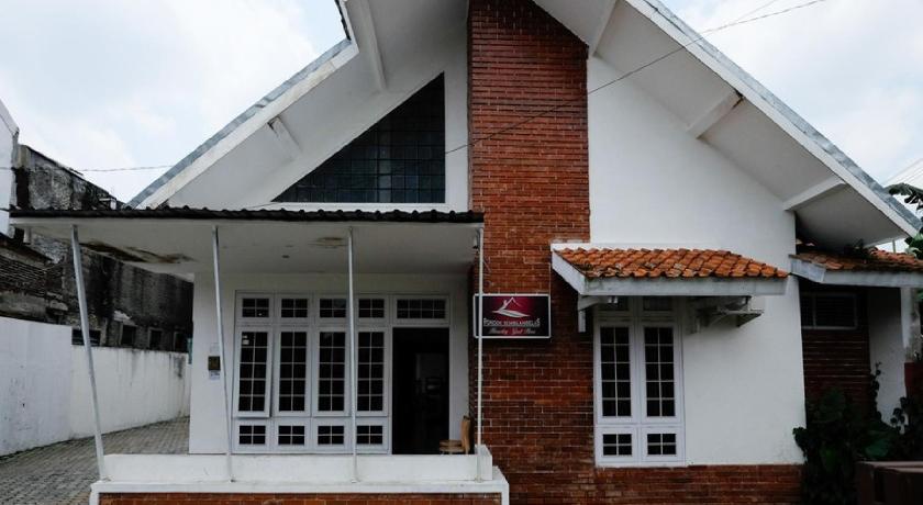 RedDoorz near Moro Mall Purwokerto 1/43