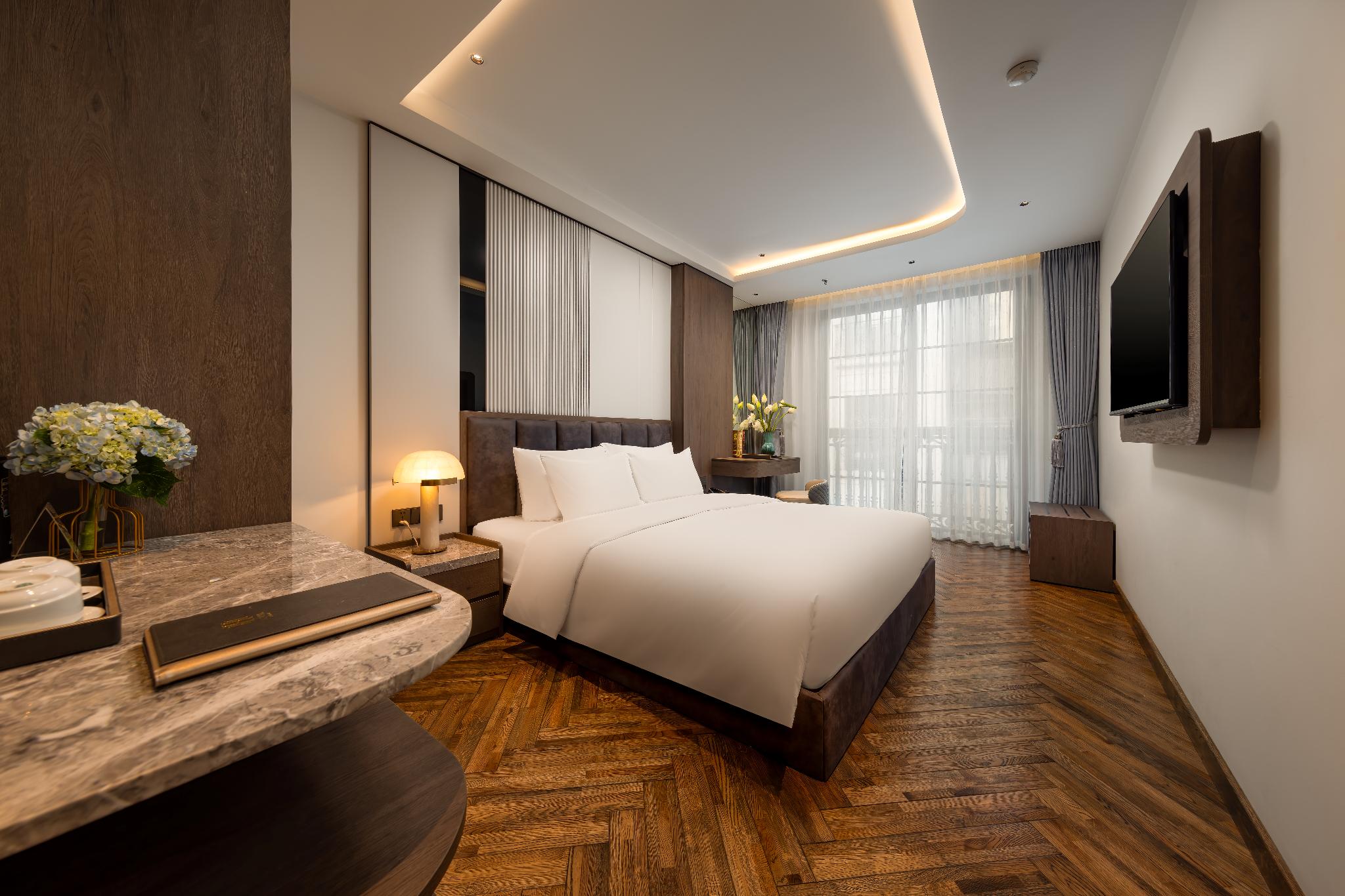 City, Executive, Suite, Queen Bed