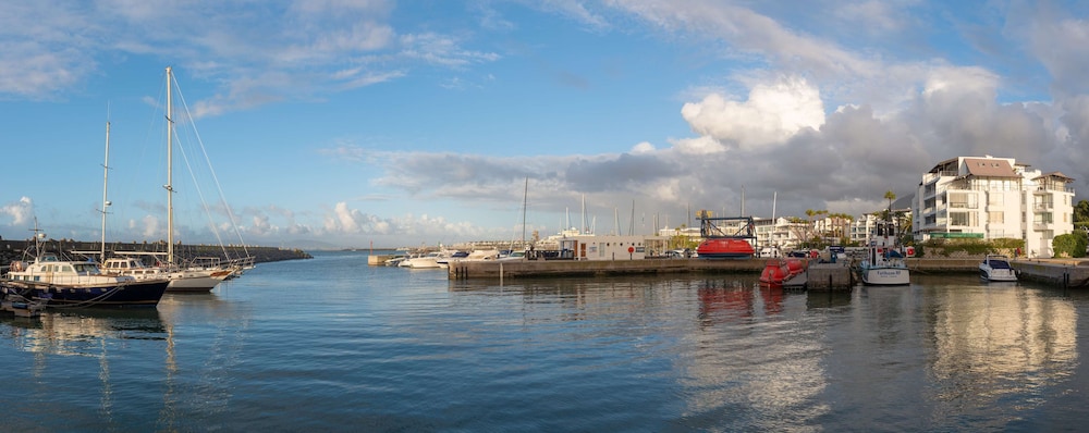 Radisson Collection Hotel, Waterfront Cape Town 40/44