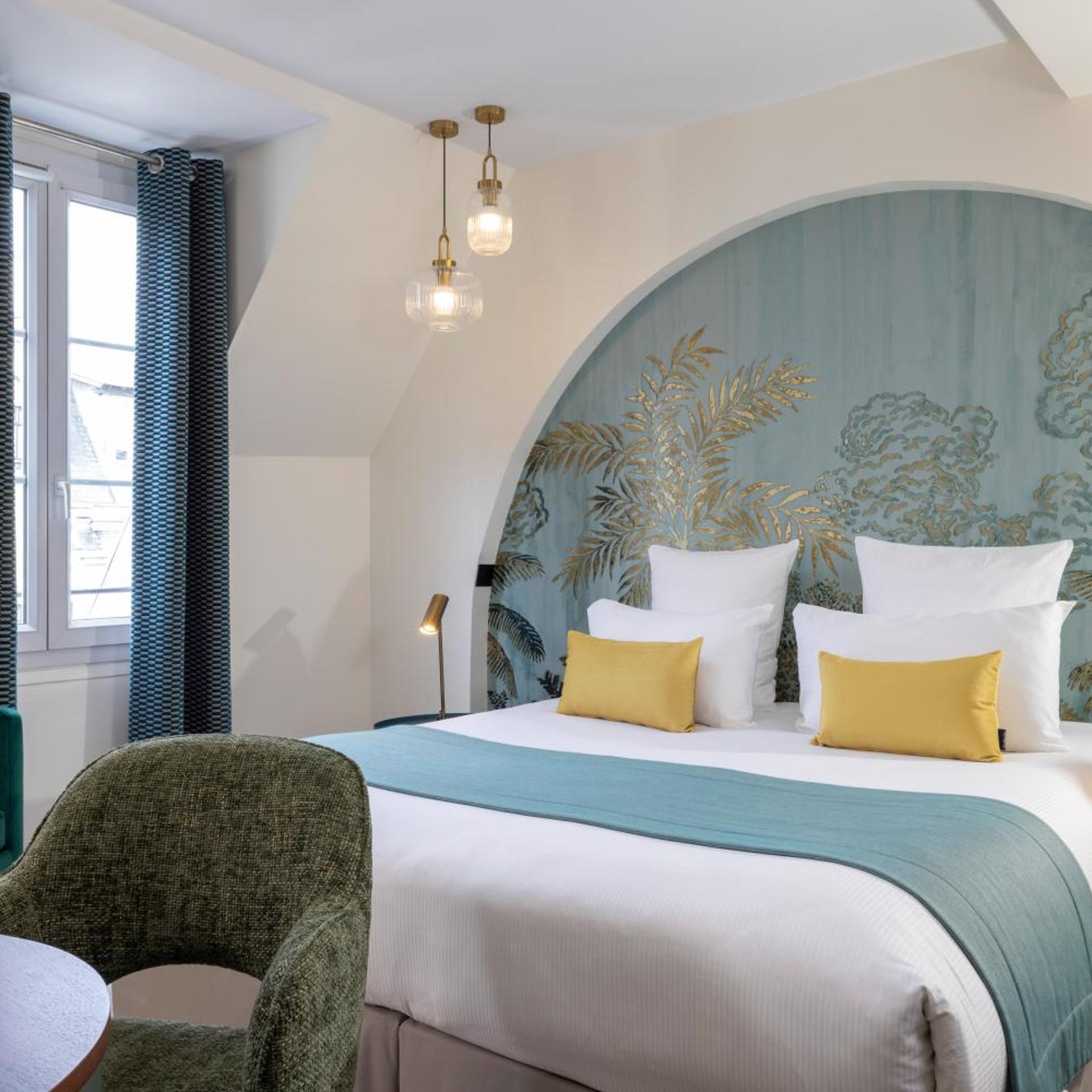 Deluxe, King Bed