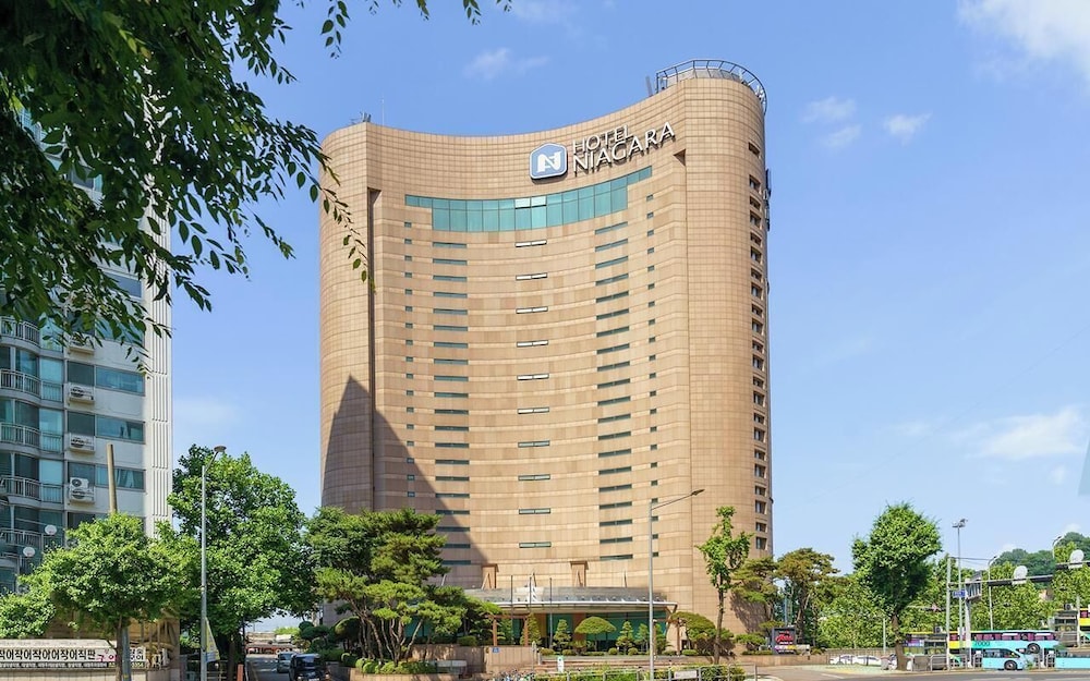 Niagara Hotel 3/48