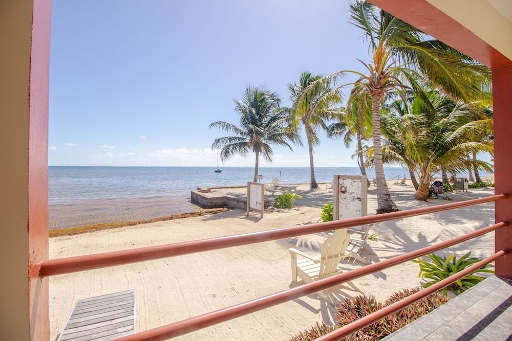 Tres Cocos Resort 65/67