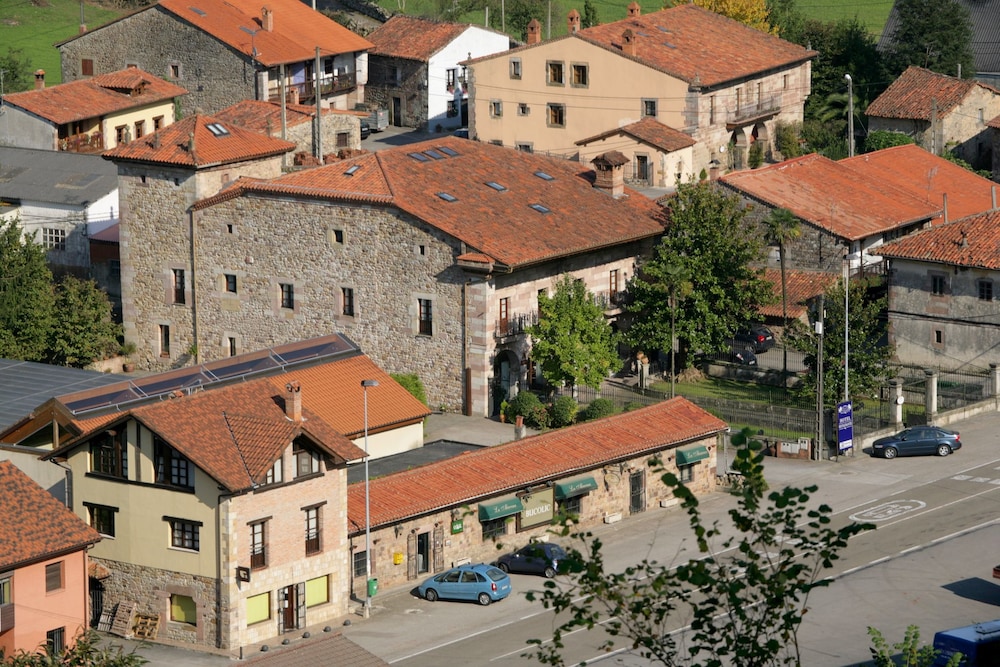 Domus Selecta Palacio Guevara 52/54