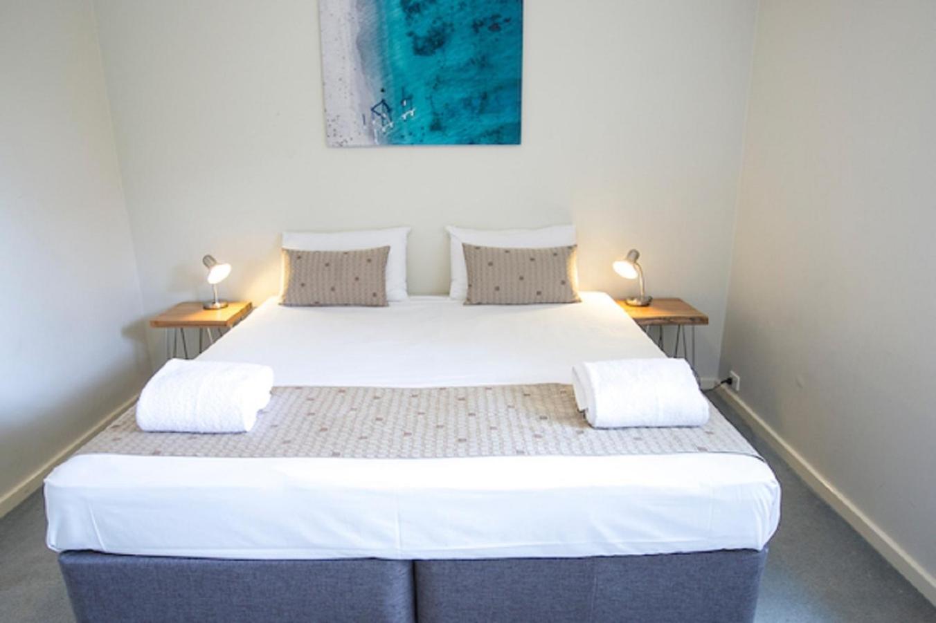 4 Bedrooms, House