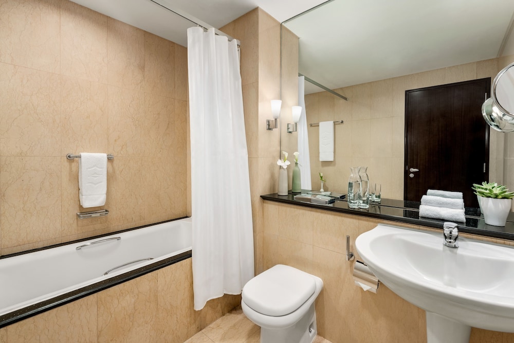 Shangri-La Residences and Apartments 41/45