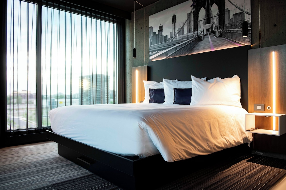 SPACE, SUPERIOR, SUITE, KING BED