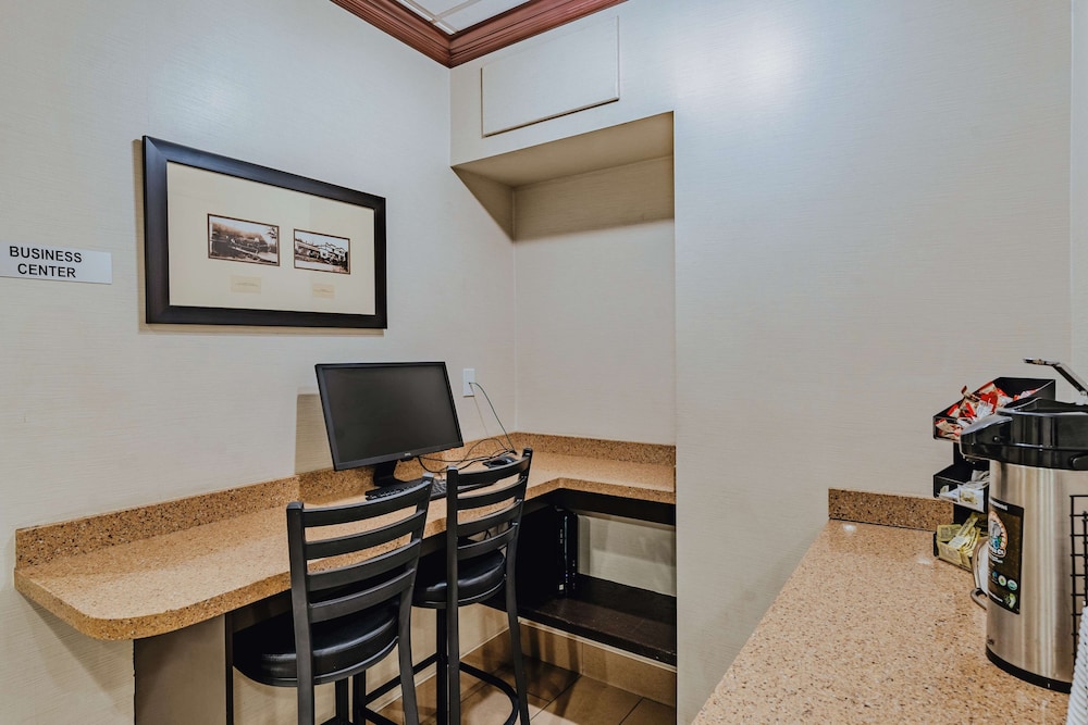 SureStay Plus by Best Western Coquitlam 39/50