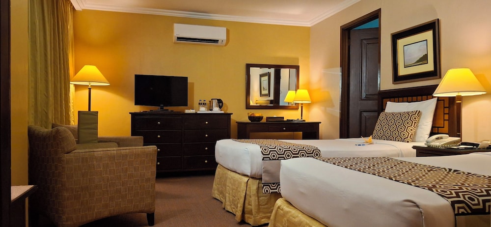 Herald Suites Solana 30/65