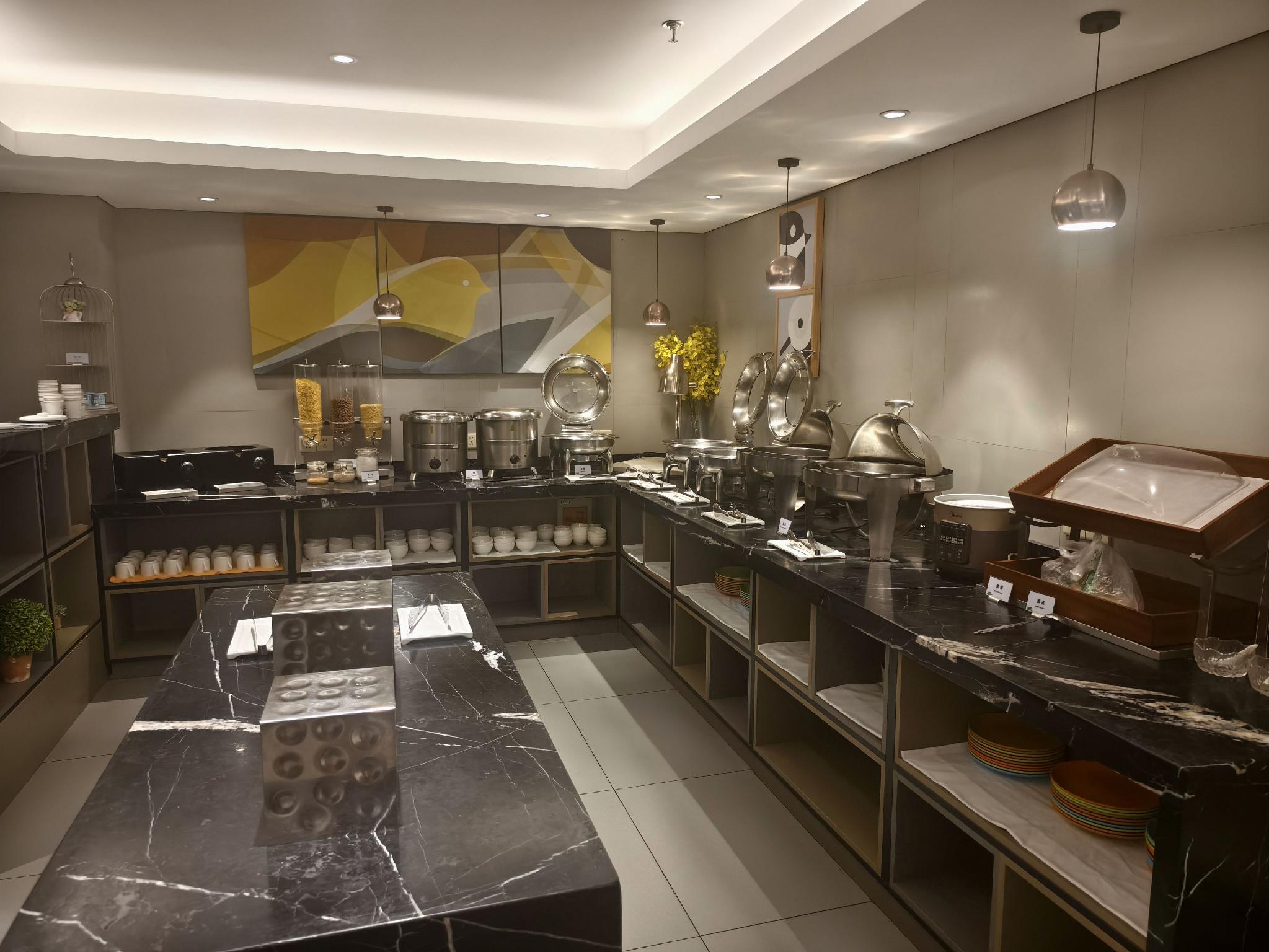 Homeinn Selected (Heihe Central Street Pedestrian Street) 24/29