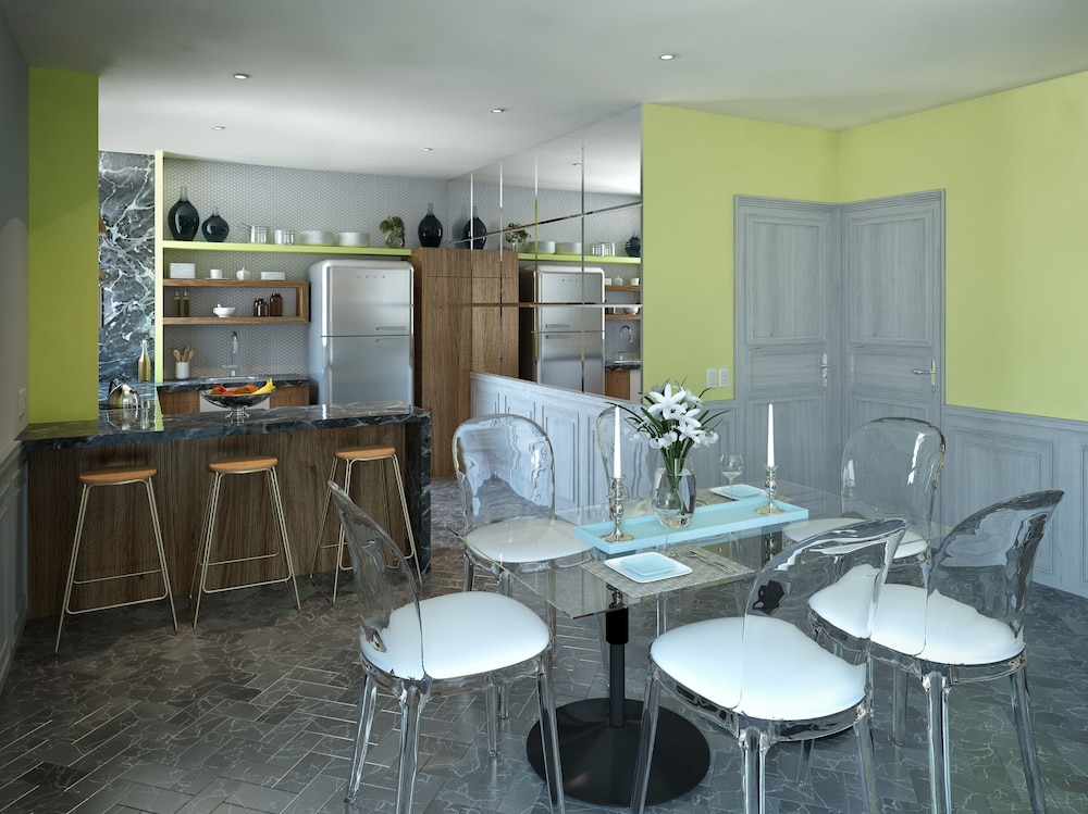 Singular Joy Downtown Residences 35/50