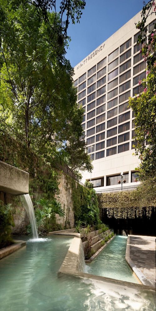 Hyatt Regency San Antonio Riverwalk 80/83