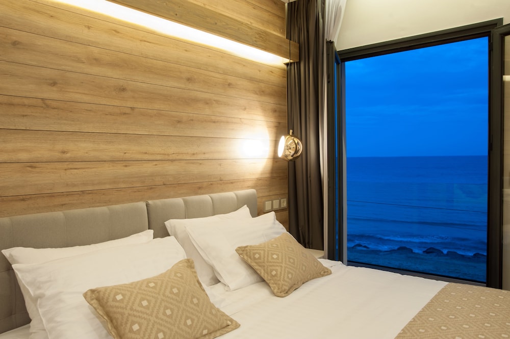 STANDARD, DOUBLE OR TWIN BED
