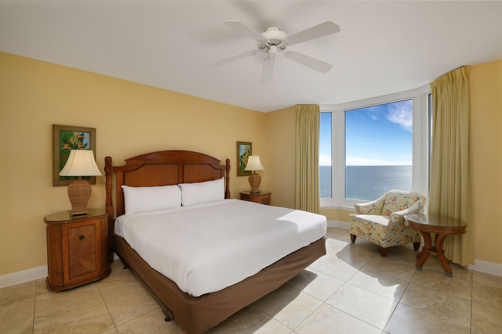 236 Emerald Beach Resort 54/80