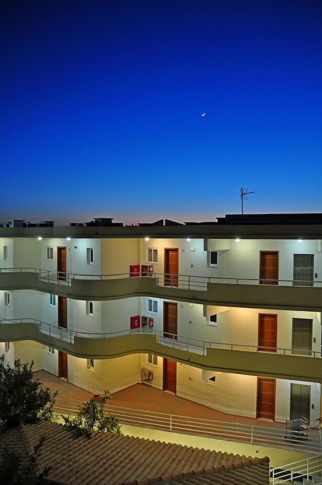 Sea Melody Beach Hotel And Apartments photo1