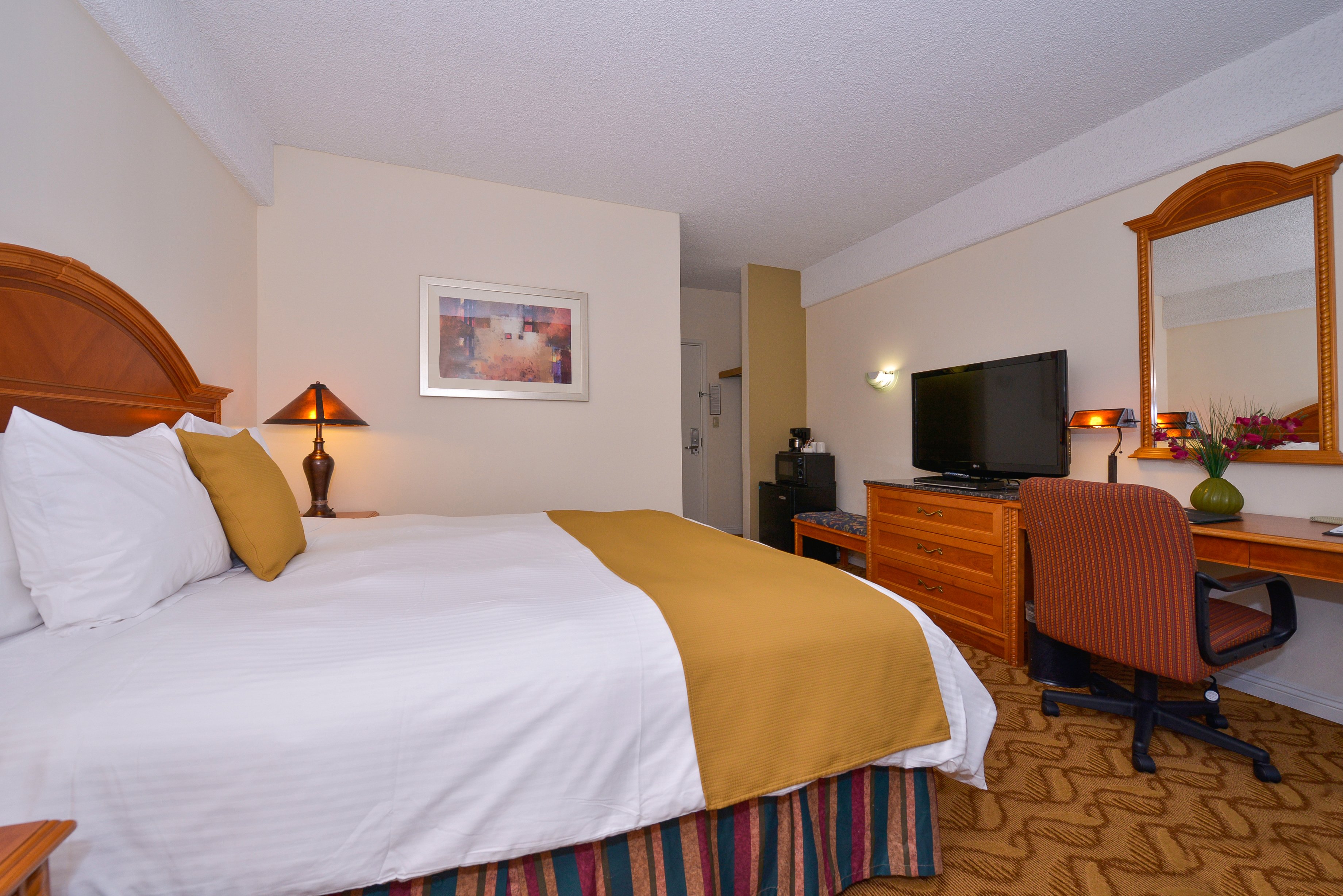 Best Western Plus Thousand Oaks Inn 12/50